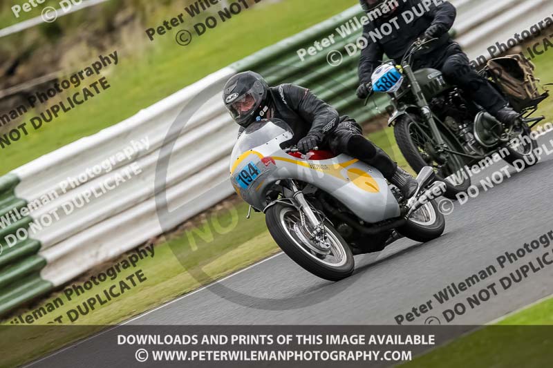 Vintage motorcycle club;eventdigitalimages;mallory park;mallory park trackday photographs;no limits trackdays;peter wileman photography;trackday digital images;trackday photos;vmcc festival 1000 bikes photographs